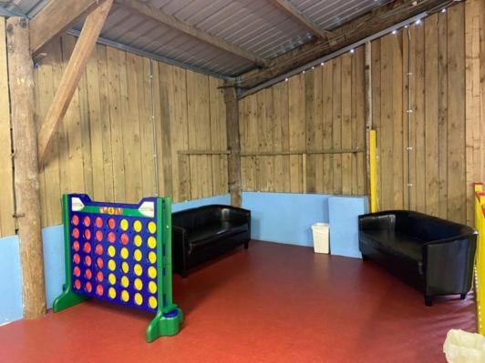 Beautiful Willow Lodge 67-4-6 Persons-Private Hot Tub-Pet Friendly-Tranquil Holiday Away From It All Yet Not Far To St Austell-The Holiday Home Has Two Bedrooms, Living & Dining Area, Equipped Kitchen -Decking-Al Fresco Dining-Fishing Lakes-Pet Frien Grampound Екстер'єр фото